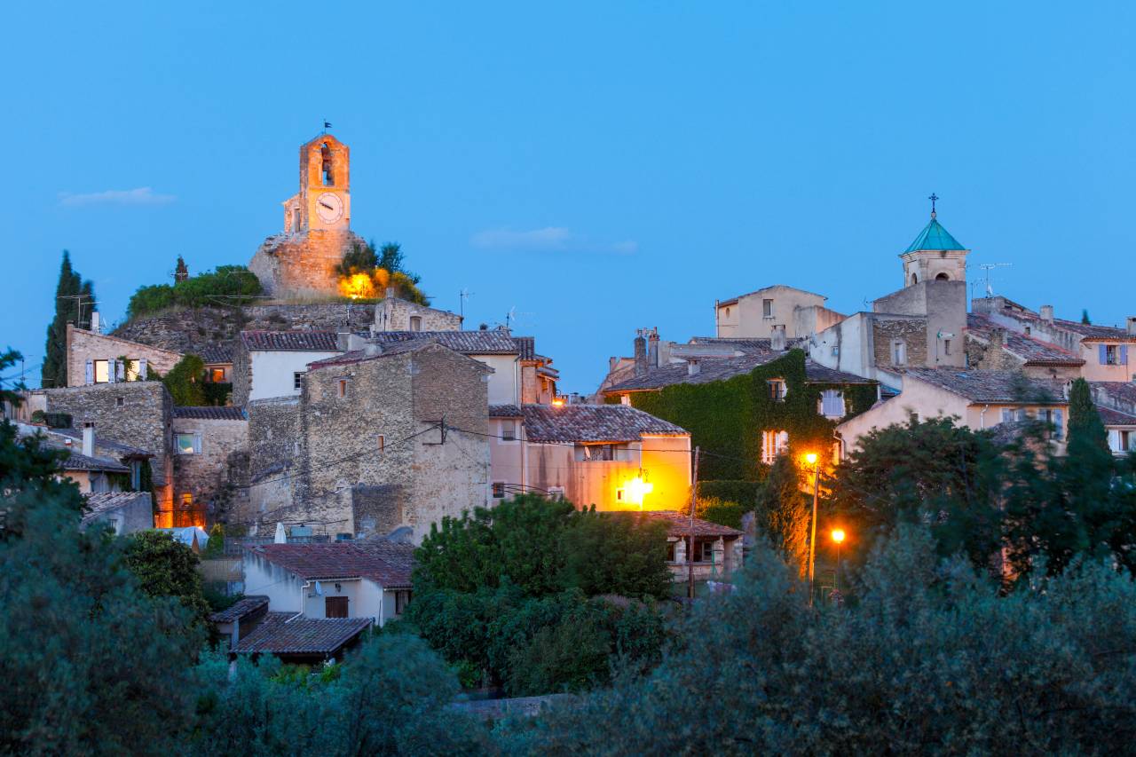 Villages perchés et châteaux